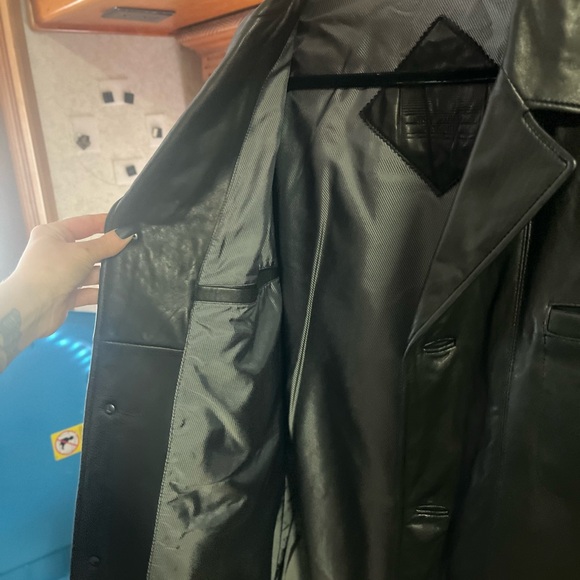 Roundtree & Yorke Black Leather Jacket - Picture 5 of 7